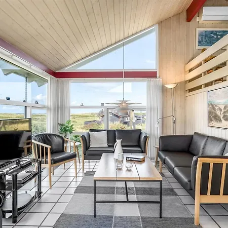 Anne - 100m From The Sea By Interhome *