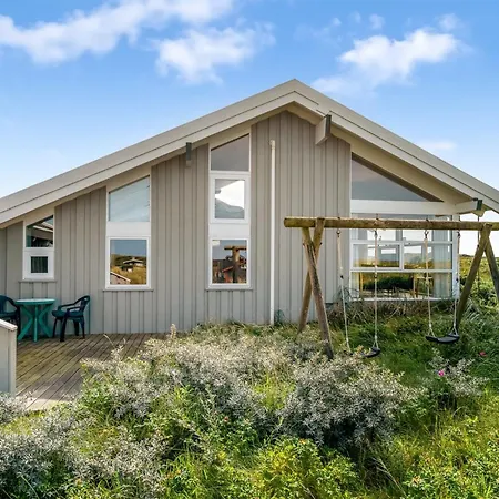 Anne - 100m From The Sea By Interhome